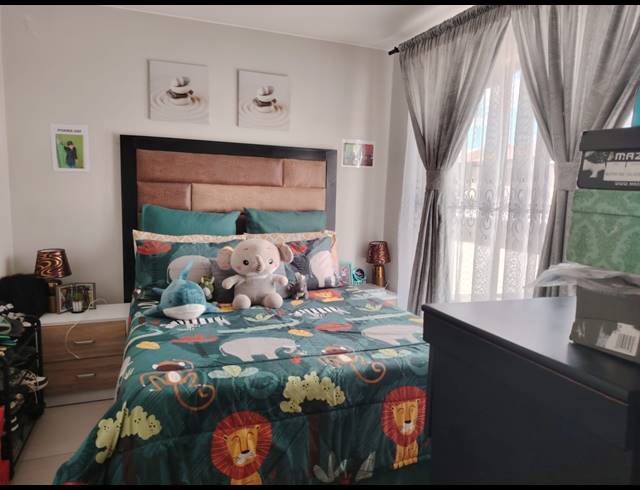 2 BEDROOM TOWNHOUSE FOR SALE IN VORNA VALLEY